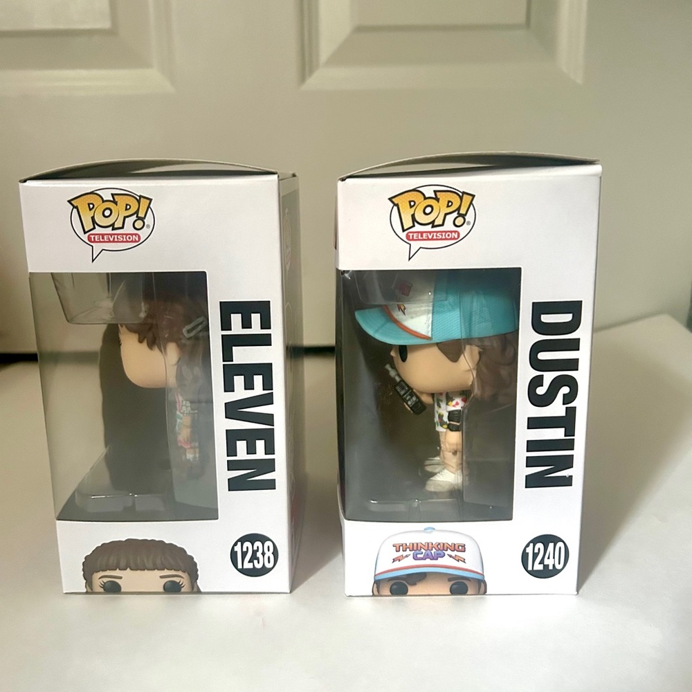Funko Pop Stranger Things Eleven and Dustin Vinyl Figures - Picture 4 of 6